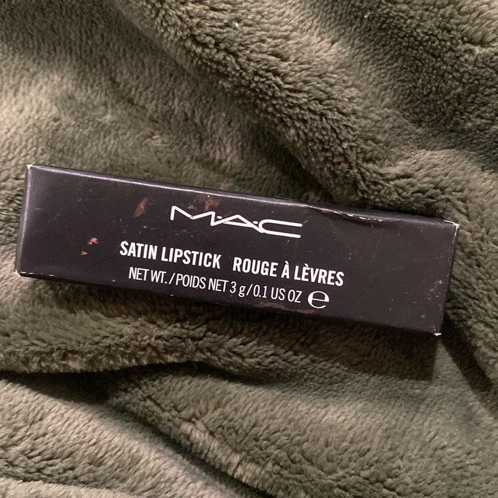 COPY - MAC Cosmetics Satin Lipstick BRAND NEW in shade: DEL RIO.